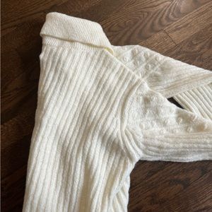 ASTR Nordstrom knitted cropped cream sweater